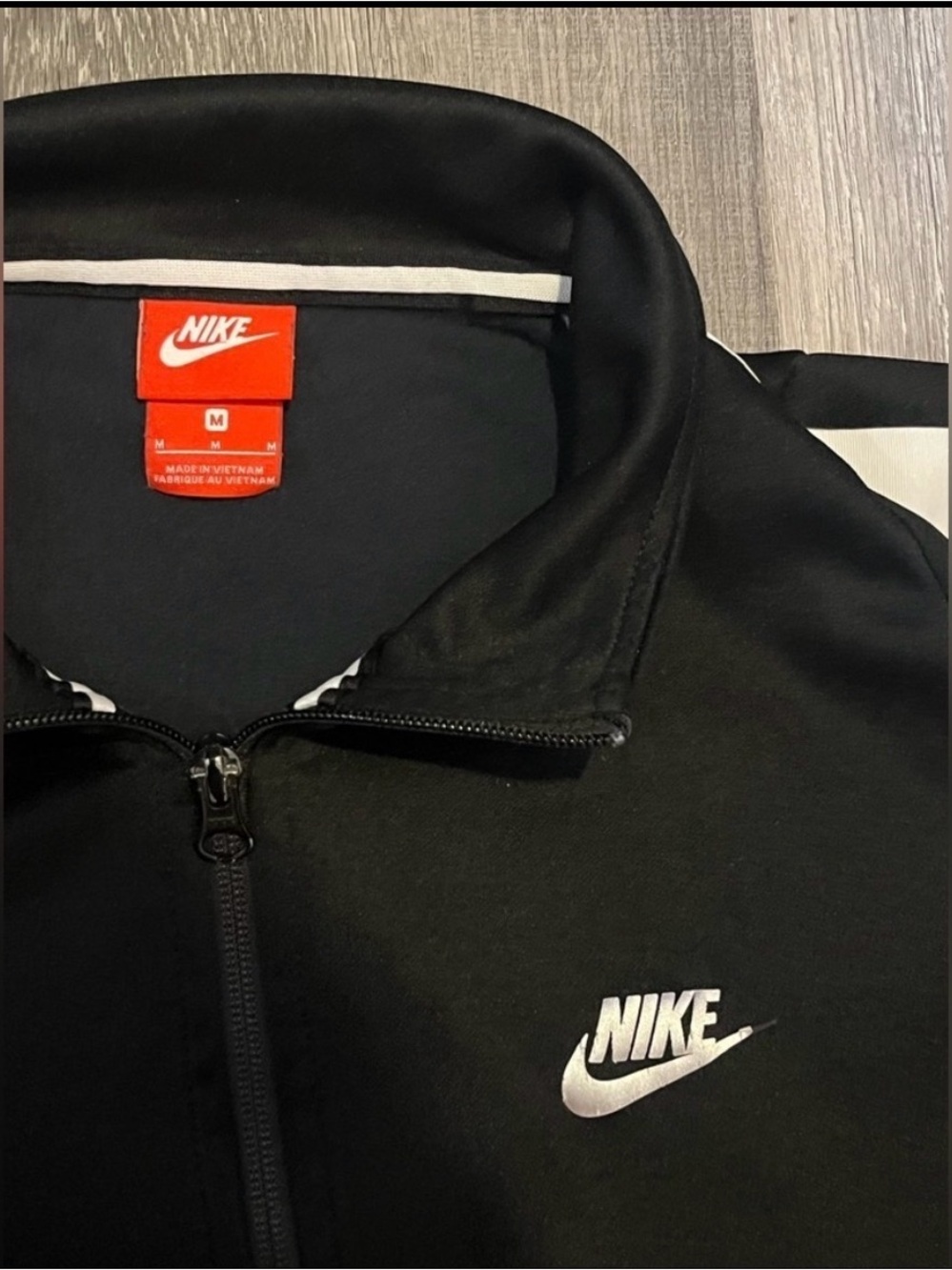 Black Nike sweater - Picture 3 of 4